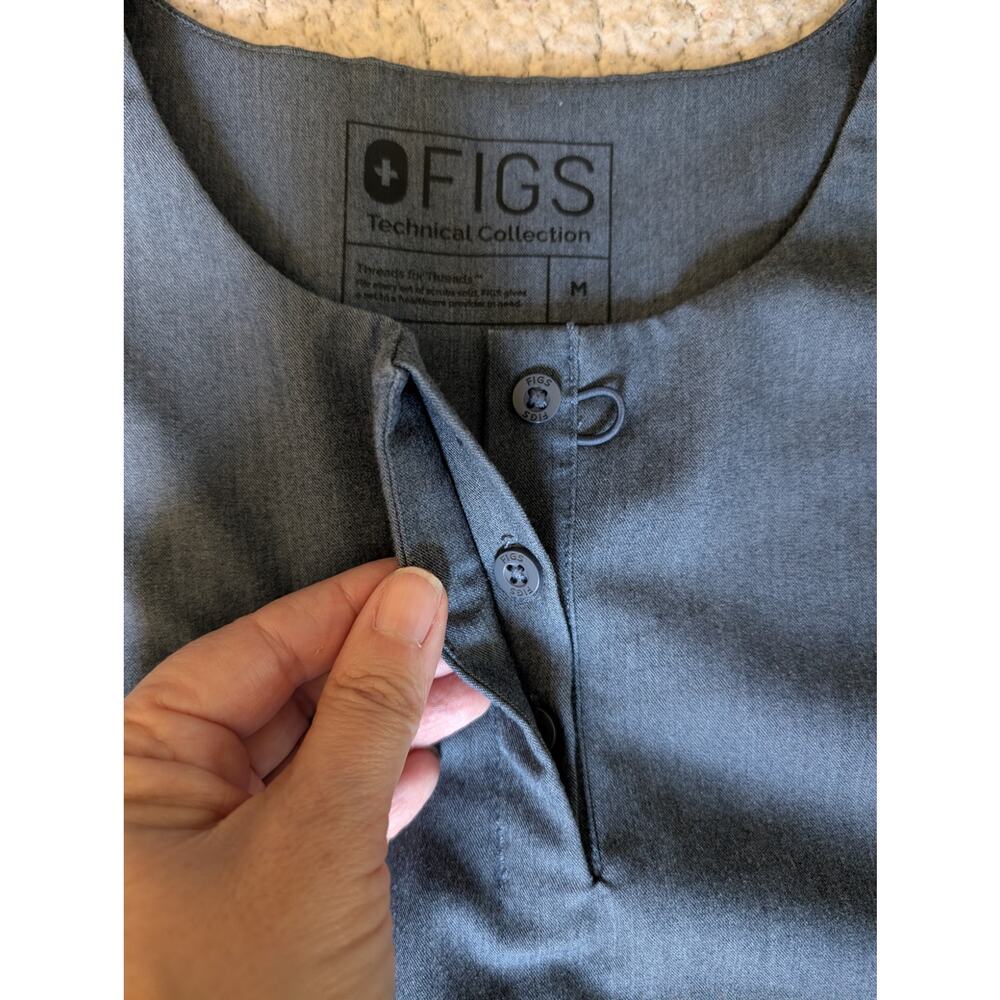 FIGS Technical Collection Kasane Women's Medium Scrub Top W19SW1007